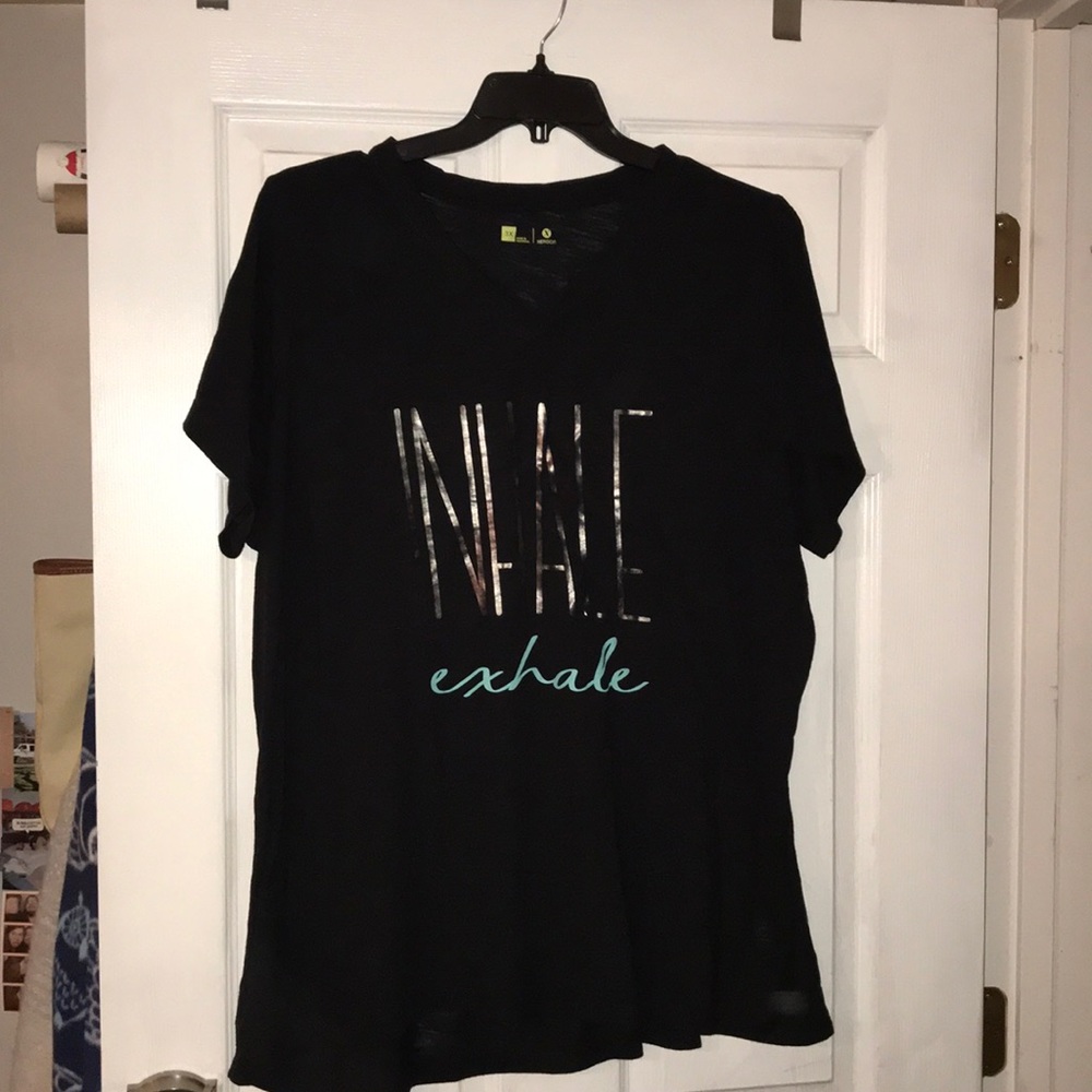 Black workout short sleeve top